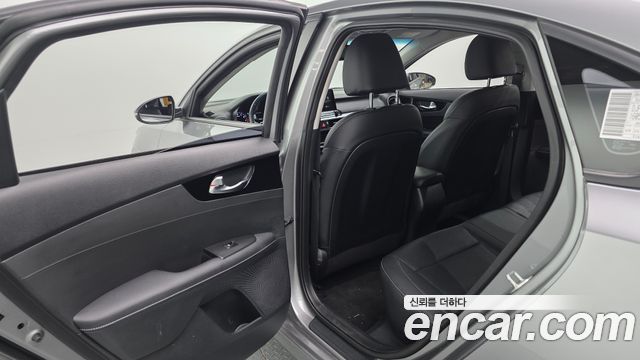 Kia K3 (II) 1.6 Prestige 2023 — фото 23