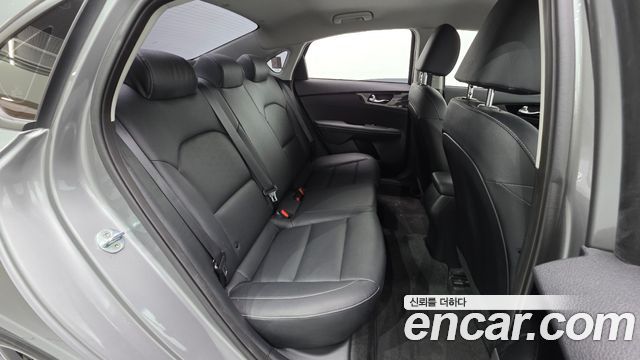 Kia K3 (II) 1.6 Prestige 2023 — фото 24