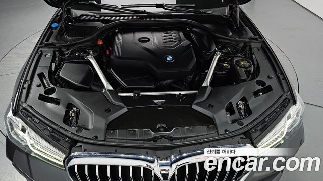 BMW 5 Series (G30) 520i M Sport 2022 — фото 6