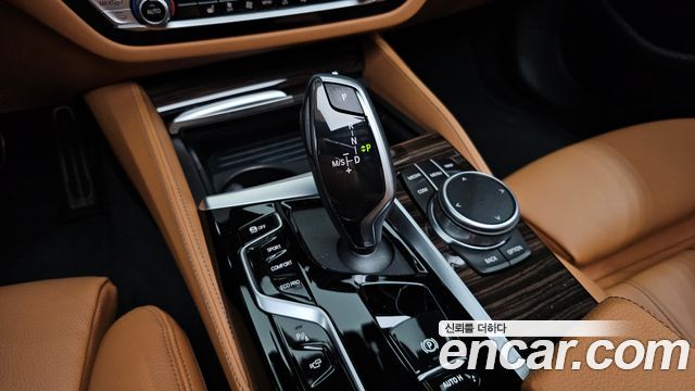 BMW 5 Series (G30) 520i M Sport 2022 — фото 9