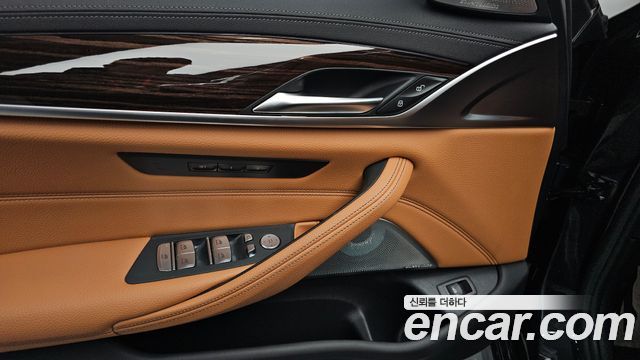 BMW 5 Series (G30) 520i M Sport 2022 — фото 17