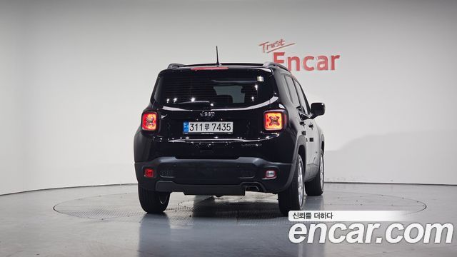 Jeep Renegade 2.4 Limited 2021 — фото 4