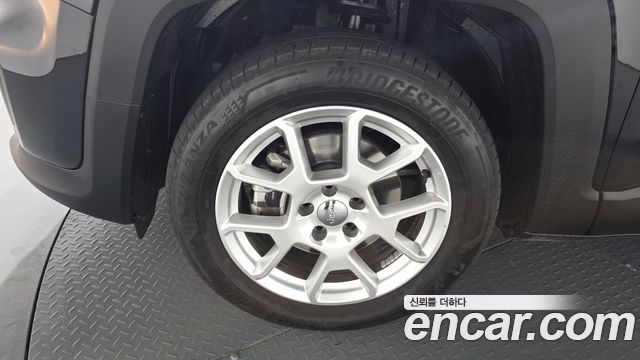 Jeep Renegade 2.4 Limited 2021 — фото 5