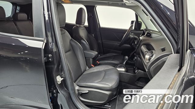 Jeep Renegade 2.4 Limited 2021 — фото 10