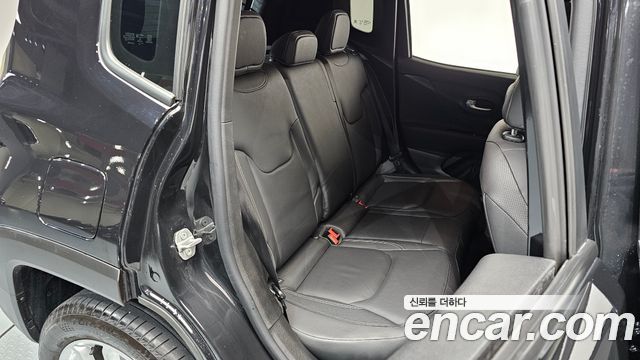 Jeep Renegade 2.4 Limited 2021 — фото 12