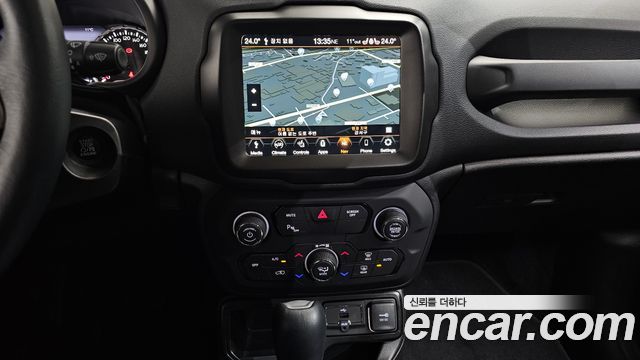 Jeep Renegade 2.4 Limited 2021 — фото 14