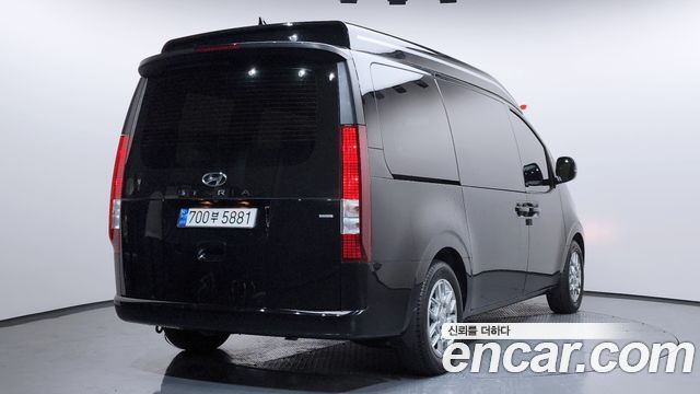 Hyundai Staria 4WD Limousine (Special Vehicle) 9 Seater 2023 — фото 2