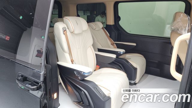 Hyundai Staria 4WD Limousine (Special Vehicle) 9 Seater 2023 — фото 12