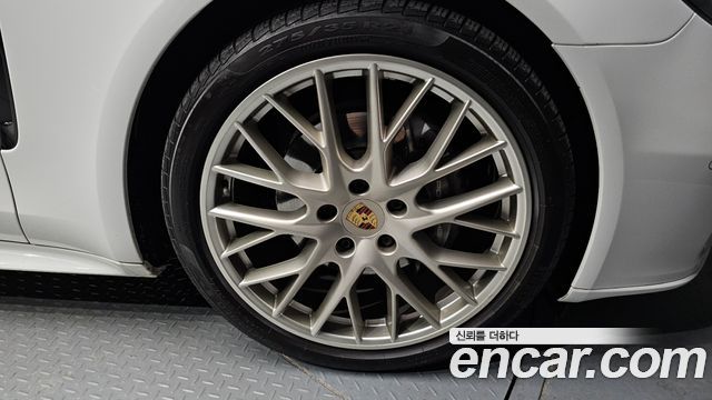 Porsche Panamera (971) 3.0 AWD 2020 — фото 5