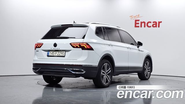 Volkswagen Tiguan Allspace 2.0 TSI Prestige 2023 — фото 2