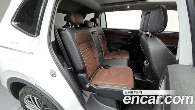 Volkswagen Tiguan Allspace 2.0 TSI Prestige 2023 — фото 11