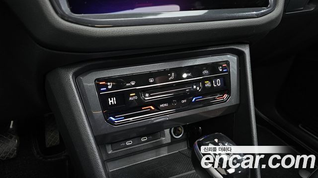 Volkswagen Tiguan Allspace 2.0 TSI Prestige 2023 — фото 16