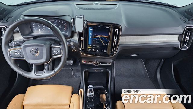 Volvo XC40 T4 Inscription 2019 — фото 7