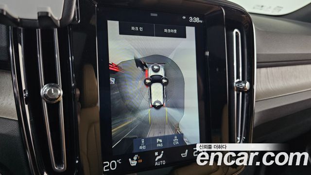 Volvo XC40 T4 Inscription 2019 — фото 20