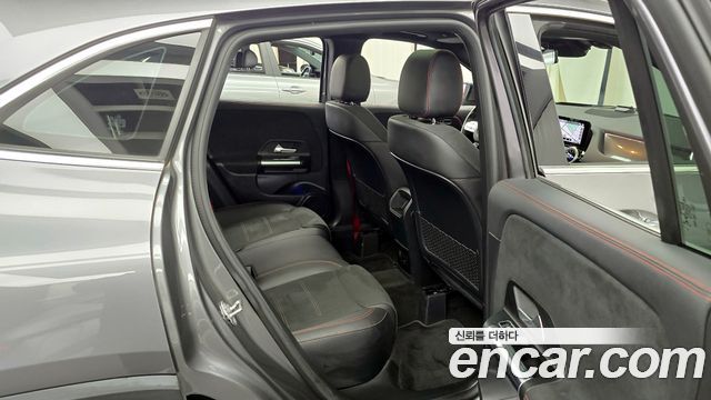 Mercedes-Benz GLA-Class (H247) GLA45 AMG 4MATIC+ 2021 — фото 16