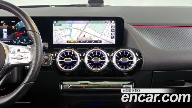 Mercedes-Benz GLA-Class (H247) GLA45 AMG 4MATIC+ 2021 — фото 18