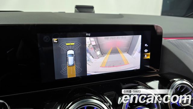 Mercedes-Benz GLA-Class (H247) GLA45 AMG 4MATIC+ 2021 — фото 19