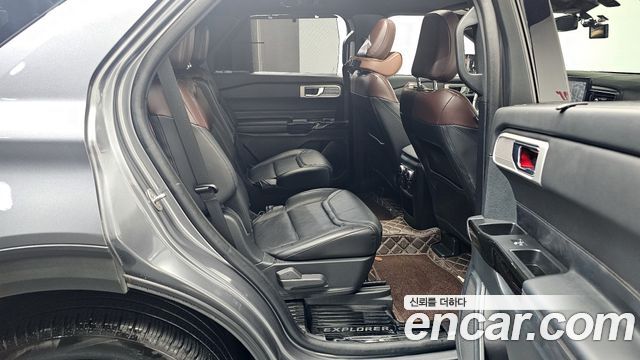 Ford Explorer (VI) 3.0 Platinum 4WD 2021 — фото 12