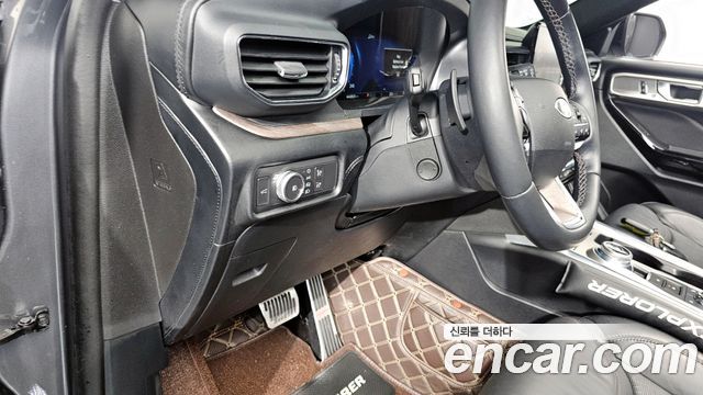 Ford Explorer (VI) 3.0 Platinum 4WD 2021 — фото 14