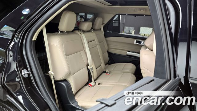 Ford Explorer (VI) 2.3 LimIted 4WD 2023 — фото 13