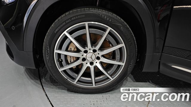 Mercedes-Benz GLB-Class (X247) AMG GLB35 4MATIC 2023 — фото 5