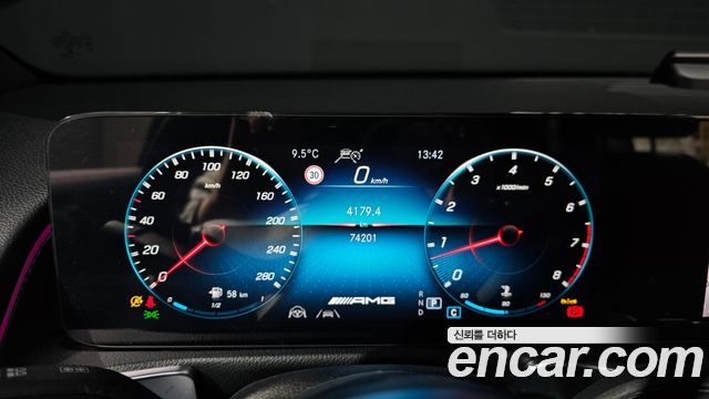 Mercedes-Benz GLB-Class (X247) AMG GLB35 4MATIC 2023 — фото 8