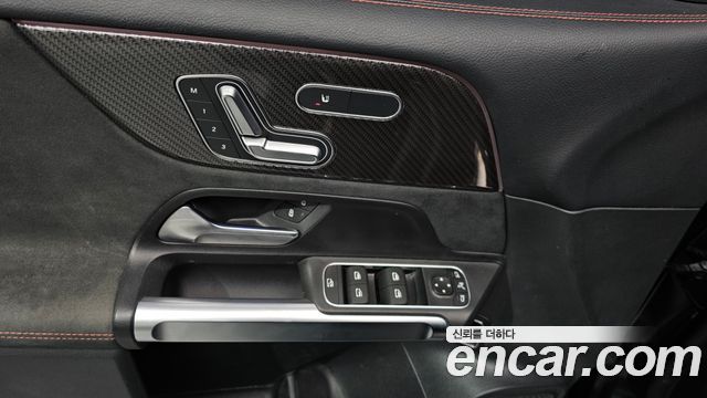Mercedes-Benz GLB-Class (X247) AMG GLB35 4MATIC 2023 — фото 22