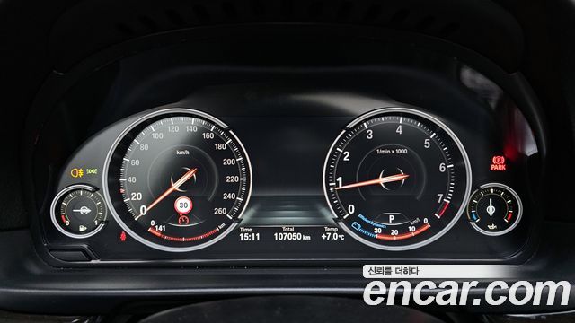 BMW 5 Series (F10) 528i 2015 — фото 8