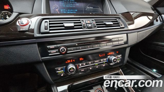 BMW 5 Series (F10) 528i 2015 — фото 15