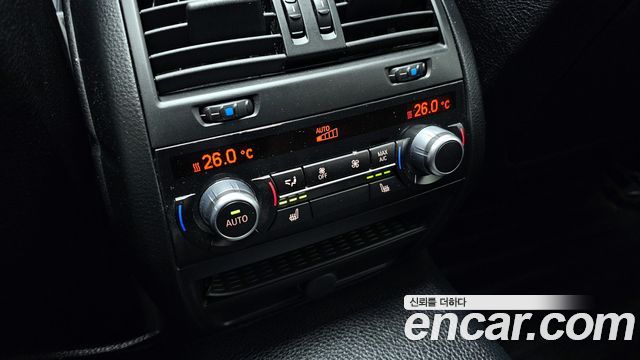 BMW 5 Series (F10) 528i 2015 — фото 18