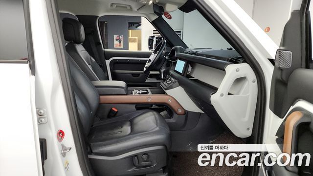 Land Rover Defender (L663) 110 D300 HSE 2022 — фото 12