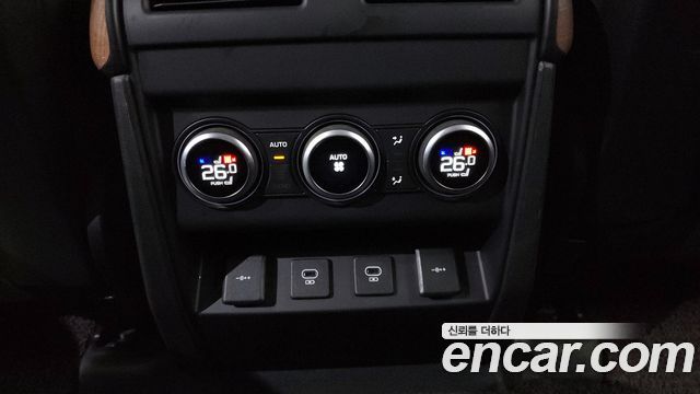 Land Rover Defender (L663) 110 D300 HSE 2022 — фото 17