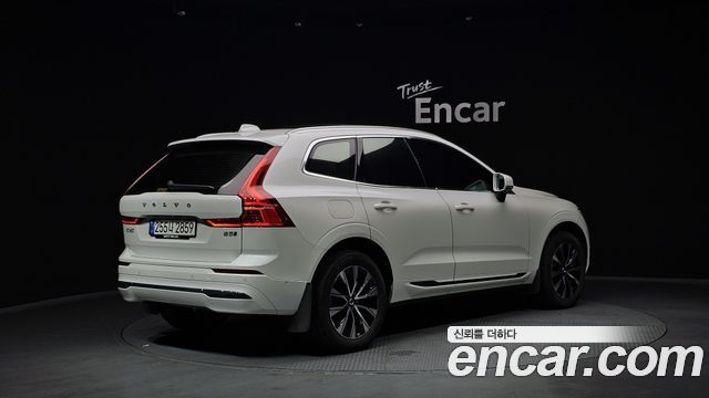 Volvo XC60 (II) B5 Ultimate Bright 2024 — фото 2