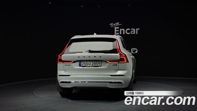 Volvo XC60 (II) B5 Ultimate Bright 2024 — фото 4