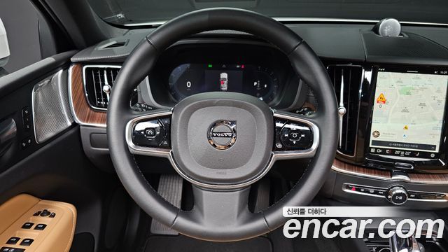 Volvo XC60 (II) B5 Ultimate Bright 2024 — фото 17