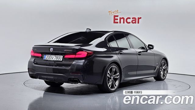 BMW 5 Series (G30) M550i xDrive 2021 — фото 2