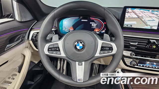 BMW 5 Series (G30) M550i xDrive 2021 — фото 13