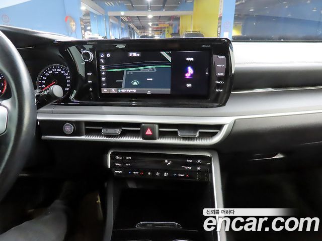 Kia K5 (III) 1.6 Turbo Prestige 2022 — фото 17