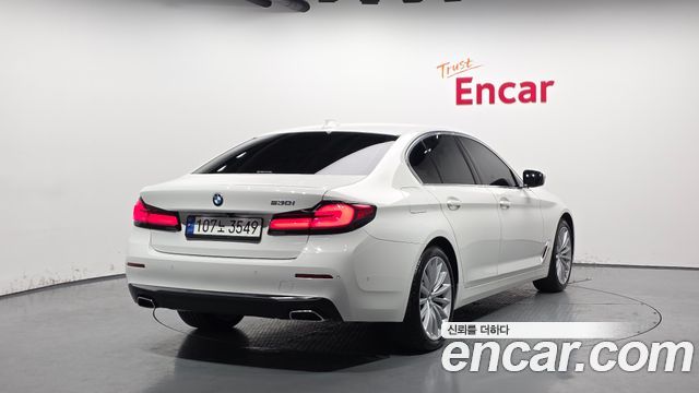 BMW 5 Series (G30) 530i Luxury 2023 — фото 2