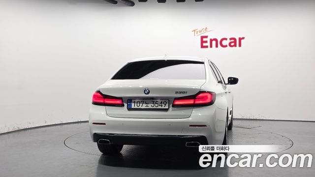 BMW 5 Series (G30) 530i Luxury 2023 — фото 4