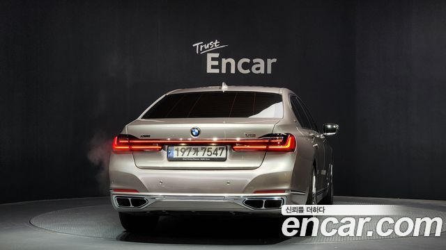 BMW 7 Series (G11) M760Li xDrive V12 Excellence 2021 — фото 4