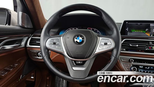 BMW 7 Series (G11) M760Li xDrive V12 Excellence 2021 — фото 13