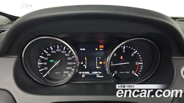Land Rover Discovery Sport 2.0 TD4 HSE Luxury 2016 — фото 8