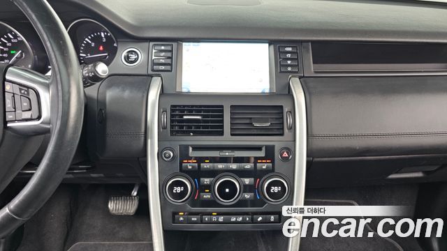 Land Rover Discovery Sport 2.0 TD4 HSE Luxury 2016 — фото 18