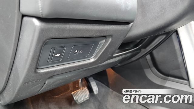 Land Rover Discovery Sport 2.0 TD4 HSE Luxury 2016 — фото 21