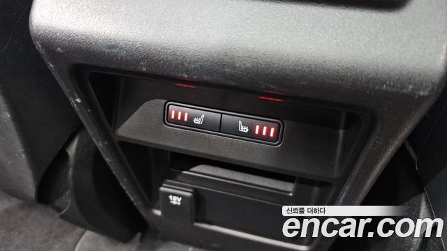 Land Rover Discovery Sport 2.0 TD4 HSE Luxury 2016 — фото 22