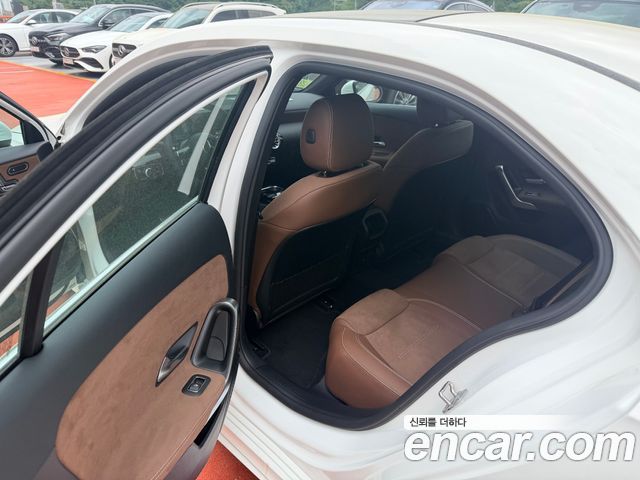 Mercedes-Benz A-Class (W177) AMG A35 S AMG 4MATIC Sedan 2024 — фото 4