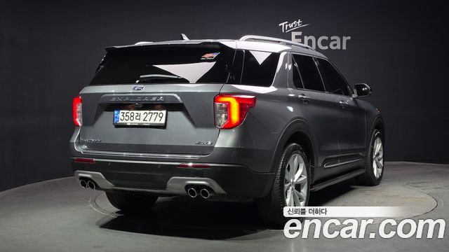 Ford Explorer (VI) 3.0 Platinum 4WD 2021 — фото 2