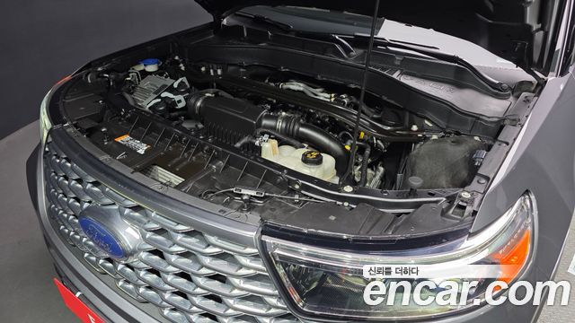 Ford Explorer (VI) 3.0 Platinum 4WD 2021 — фото 6