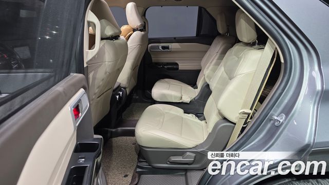 Ford Explorer (VI) 3.0 Platinum 4WD 2021 — фото 12